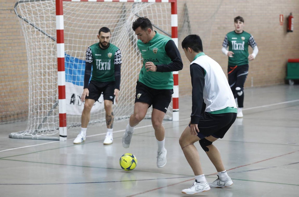 El estreno de Josan González en el banquillo del Córdoba Patrimonio, en imágenes