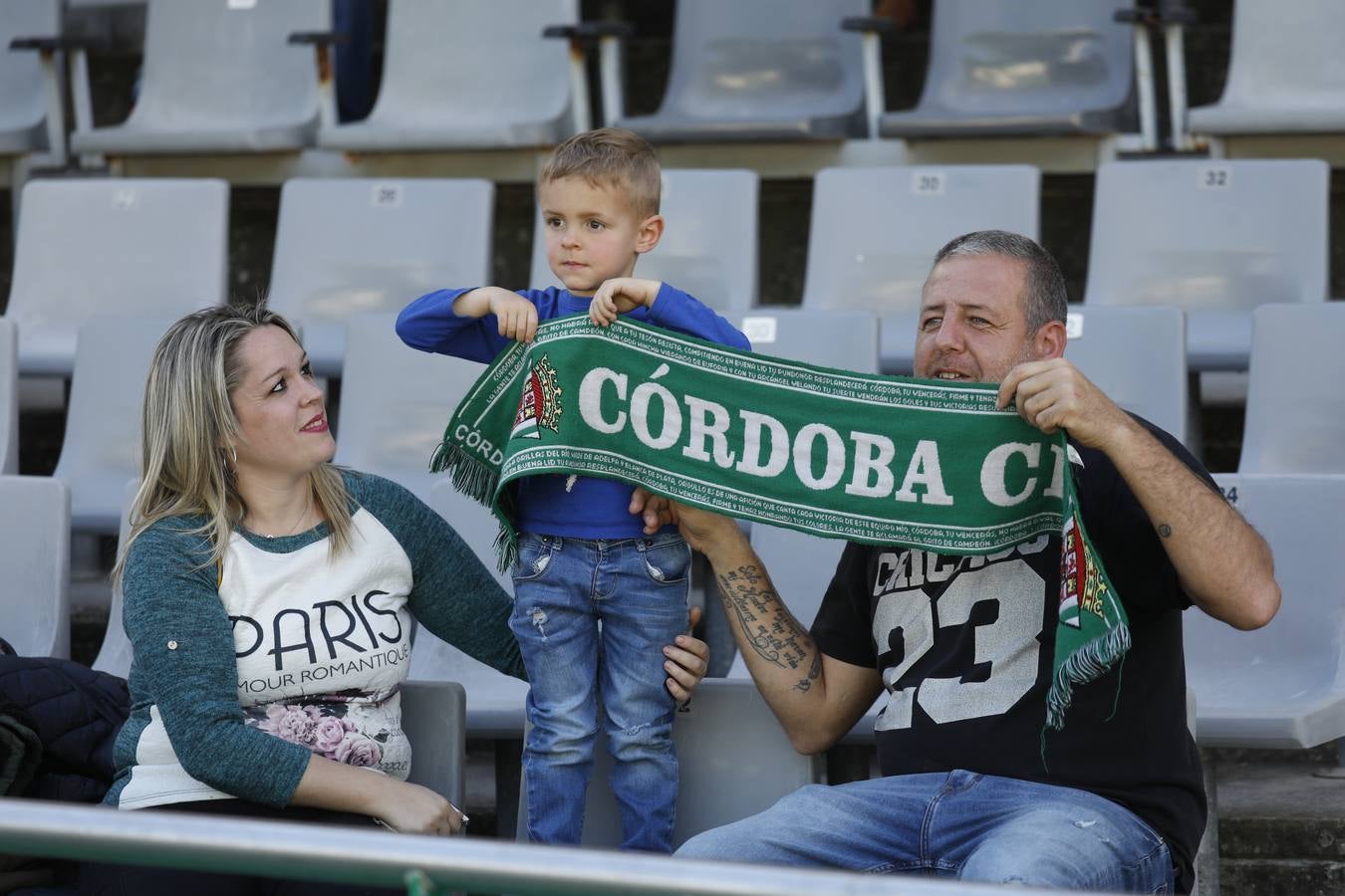 El ambiente en la grada del Córdoba CF-Cartagena, en imágenes