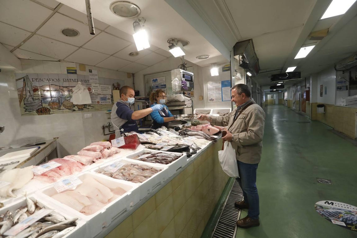 Las calles, mercados y quioscos de Córdoba con el coronavirus, en imágenes