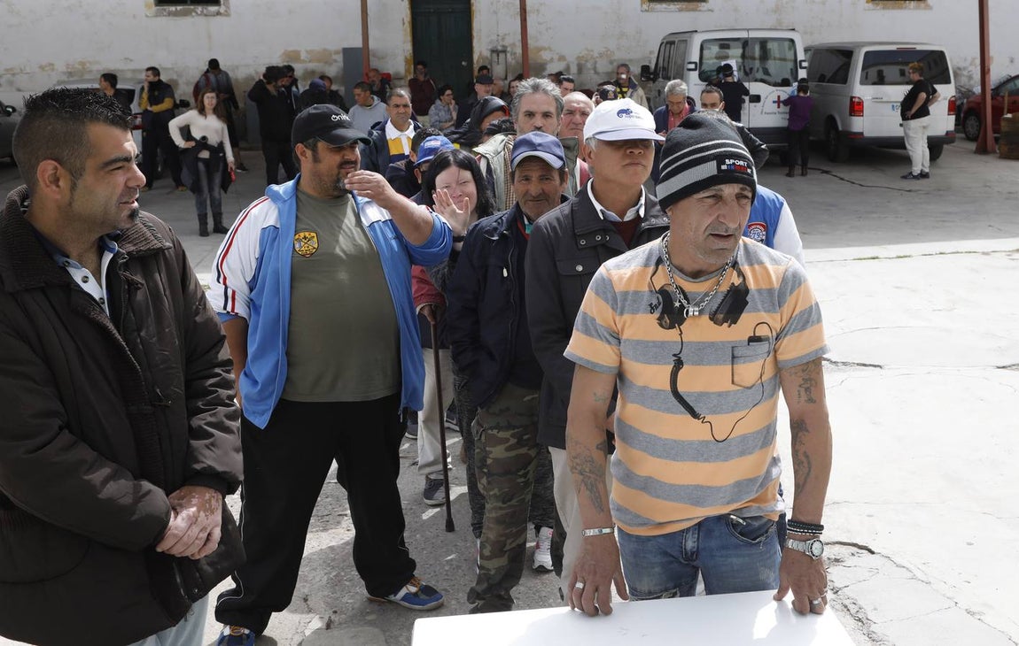 En imágenes, el reparto de comida en Córdoba frente al coronavirus
