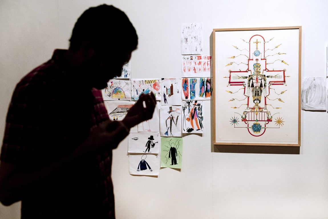 Miércoles Santo. Guía (La Lanzada). Exposición "Seré tu voz, eres mi luz", un proyecto en el que artistas contemporáneos hacen de guía para poner el arte al servicio de las interpretaciones que hacen de su mundo personas con autismo.