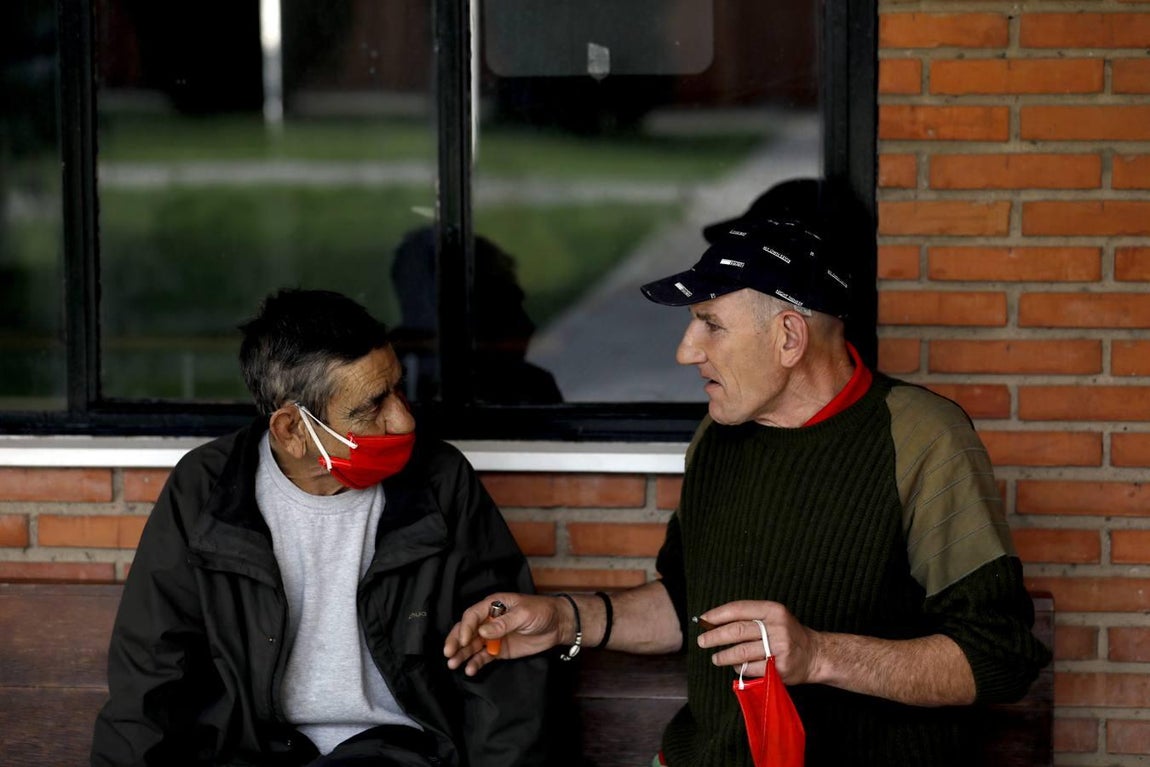 La vida confinada por coronavirus en el Colegio Séneca de Córdoba para los sin techo
