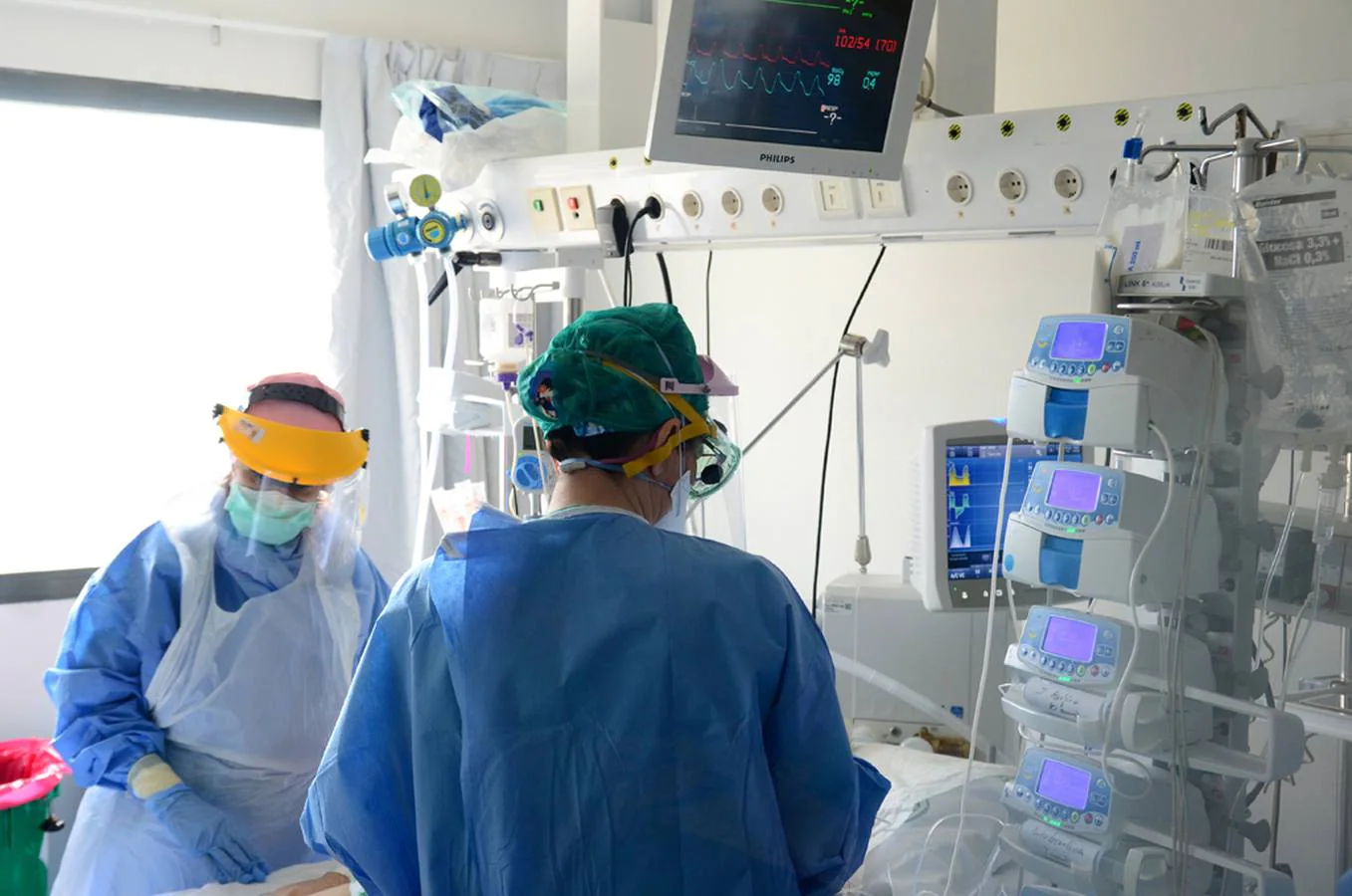 En imágenes, la crisis del Covid-19 desde los ojos de los sanitarios del Hospital Reina Sofía de Córdoba