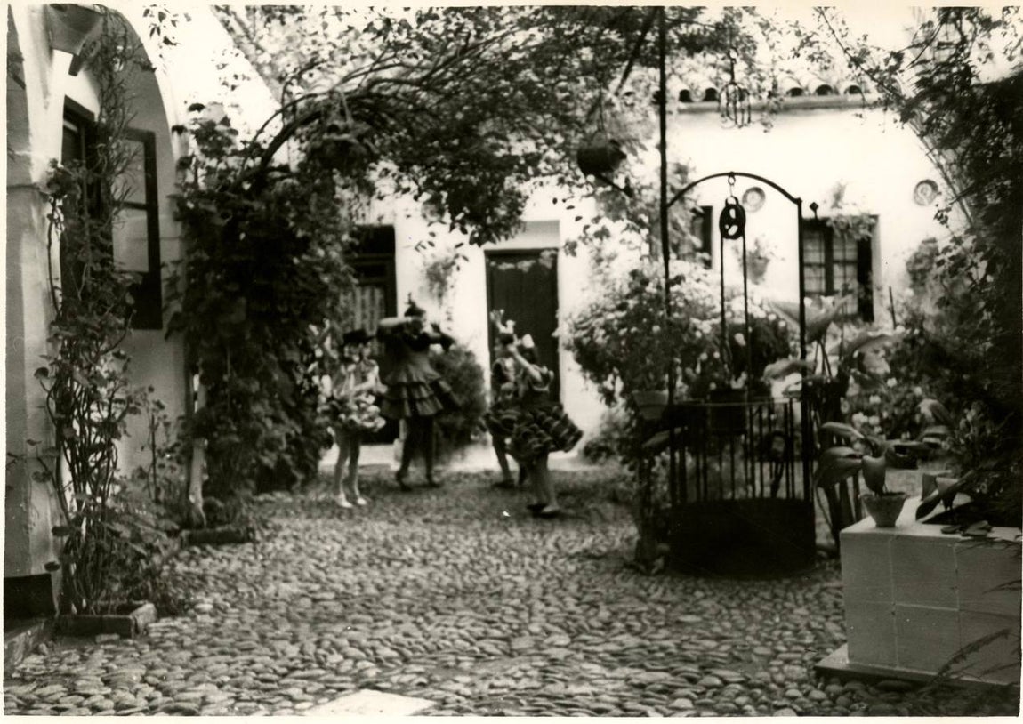 Patios de Córdoba | Una mirada en blanco y negro por una belleza centenaria