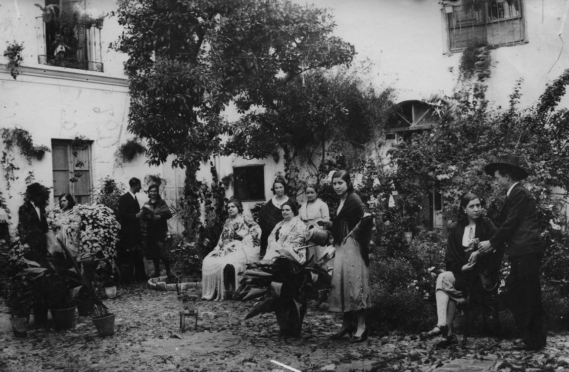 Patios de Córdoba | Una mirada en blanco y negro por una belleza centenaria