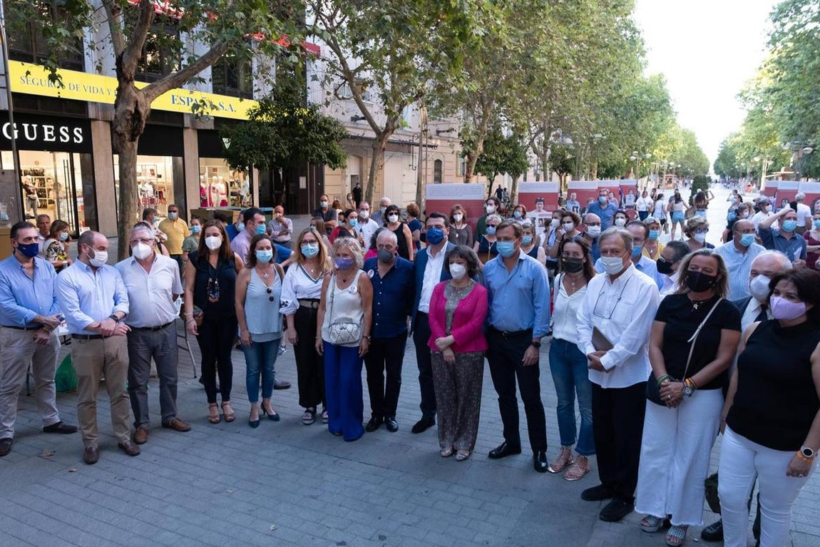 En imágenes, el acto de apoyo en Córdoba a la familia de Paco Molina