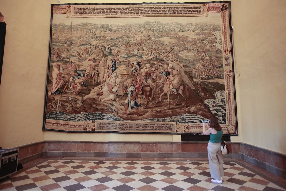 Vuelve a poder visitarse el Salón de los Tapices del Real Alcázar de Sevilla