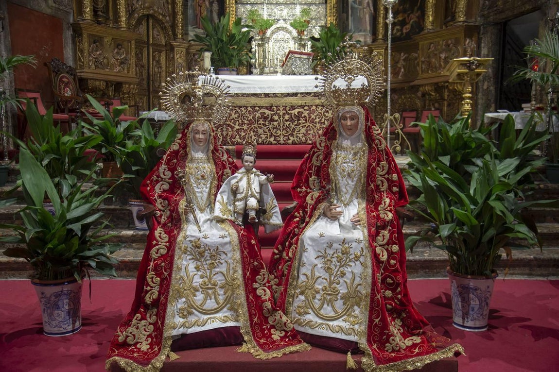La patrona de Triana, en el día de su festividad