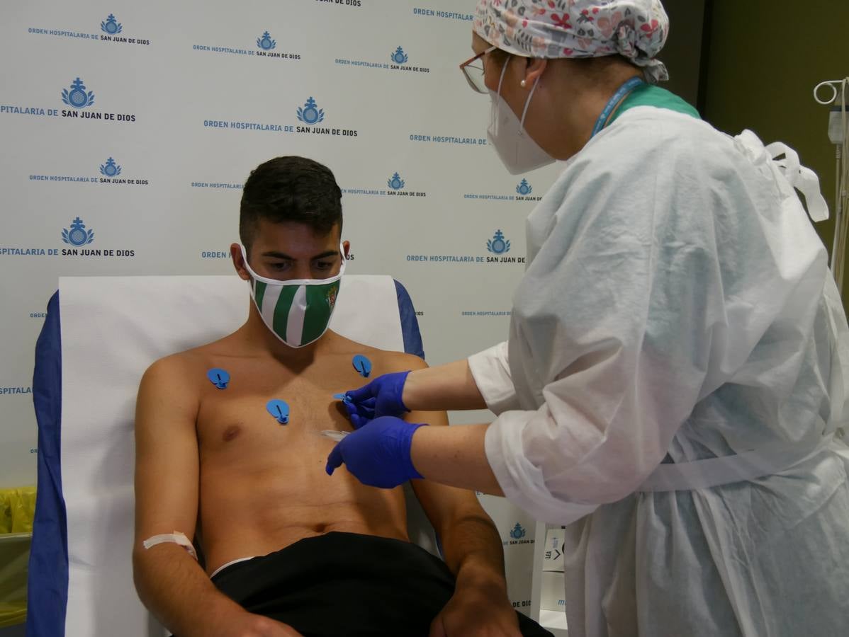 Los reconocimientos médicos del Córdoba CF, en imágenes