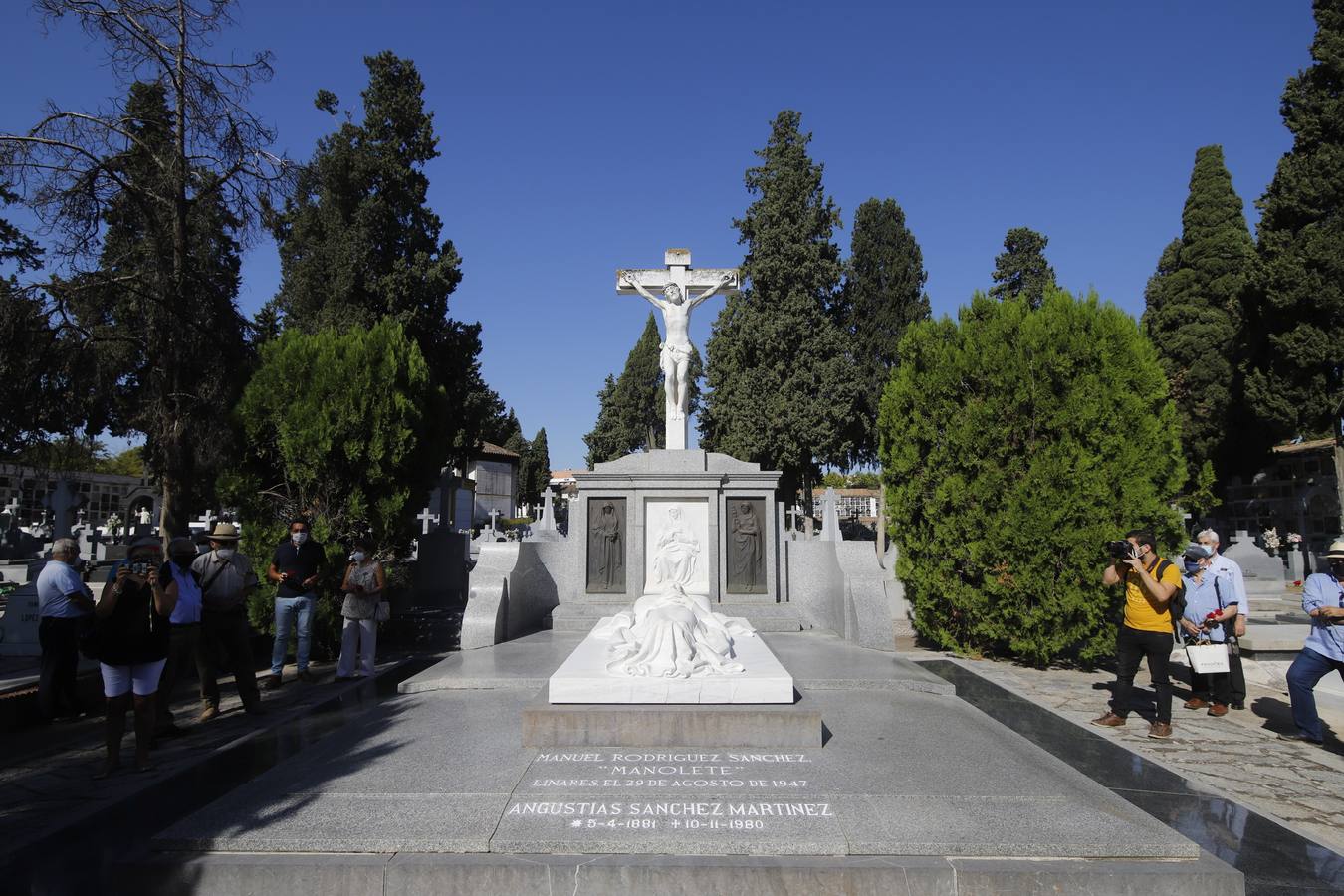 El recuerdo a Manolete en Córdoba en el aniversario de su muerte, en imágenes