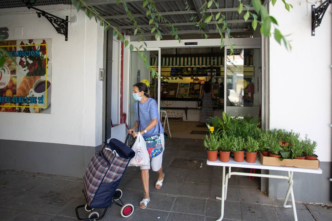 La actividad vuelve al Mercado de Las Palmeritas de Sevilla tras 21 días de cierre