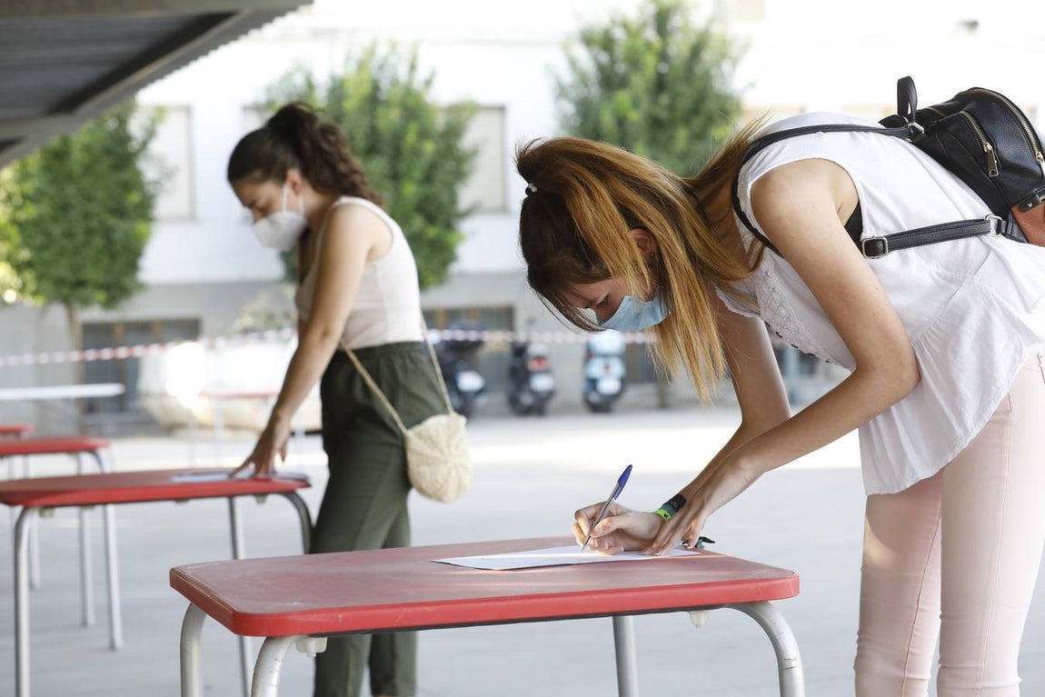 En imágenes, los test en la Escuela de Magisterio «Sagrado Corazón» de Córdoba