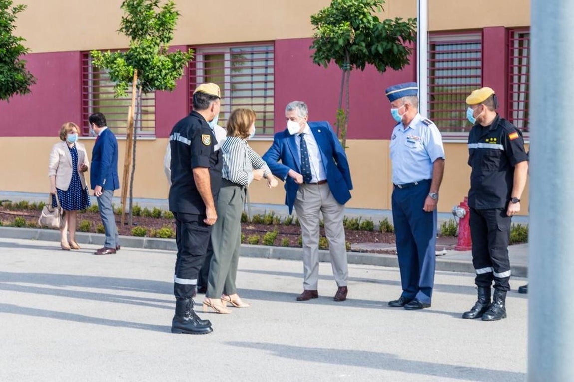 Visita de la delegada del Gobierno en Andalucía a los rastreadores de la UME
