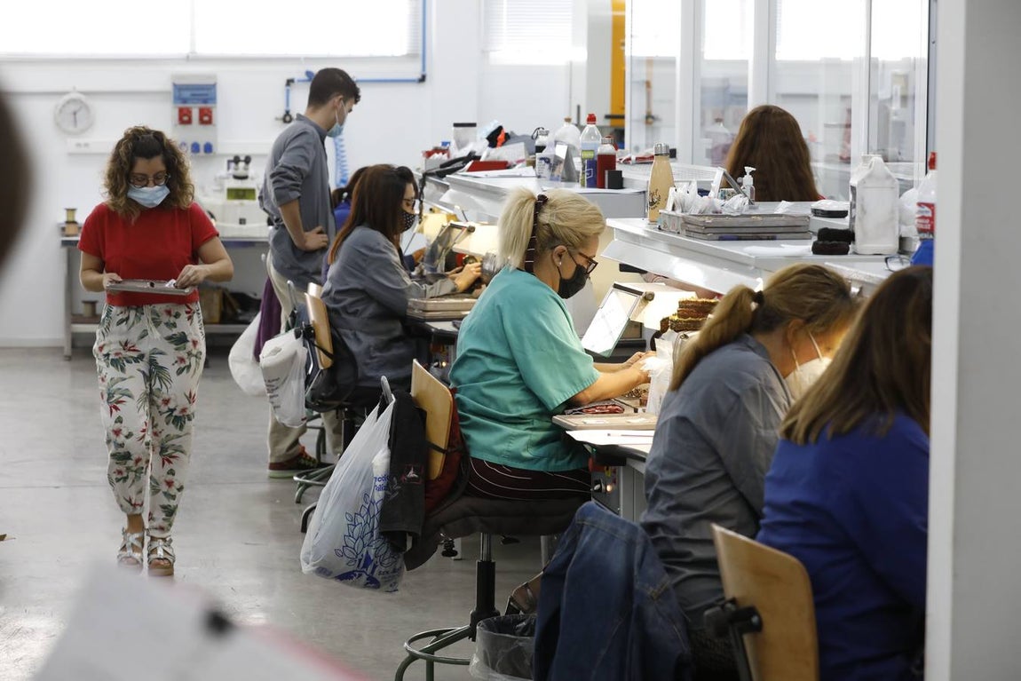 En imágenes, la inauguración en Córdoba de la empresa de joyería Facet