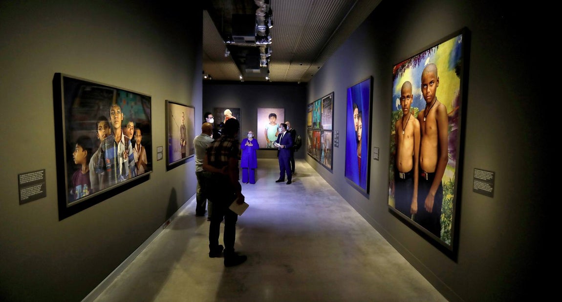 Inauguración de la exposición fotográfica «Tierra de sueños» en CaixaForum