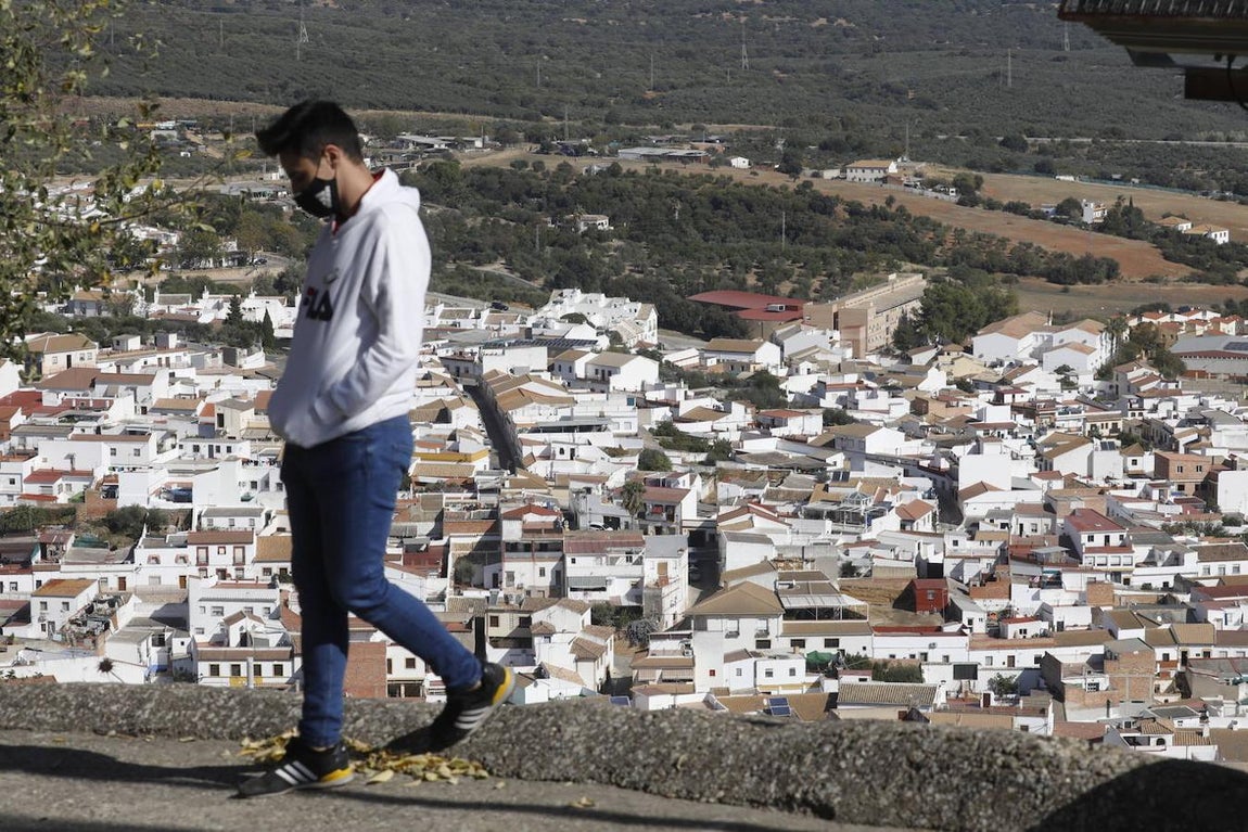 En imágenes, Almodóvar del Río recupera la movilidad pero ajusta la hostelería