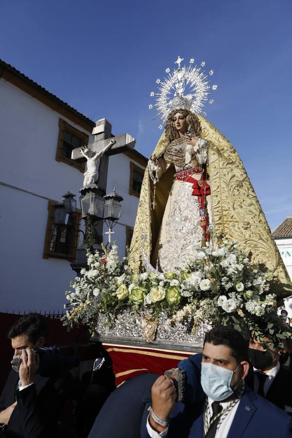 El rosario de la Virgen de la Paz y Esperanza de Córdoba, en imágenes