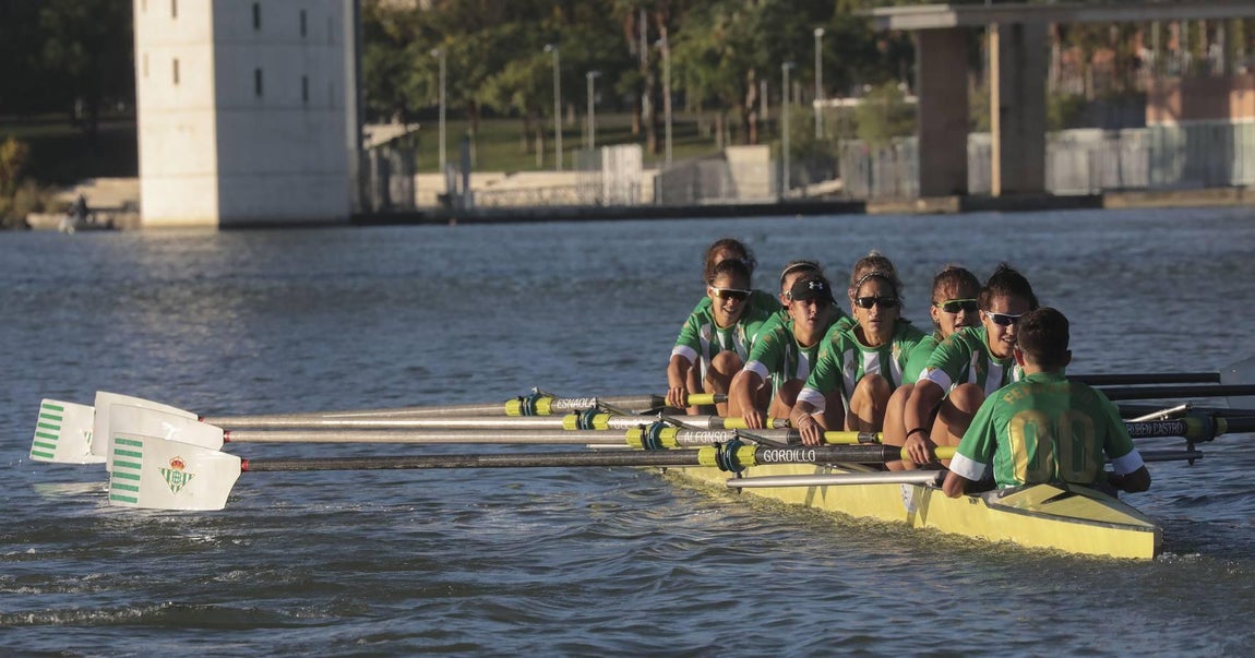 Victoria bética en la regata sevillana