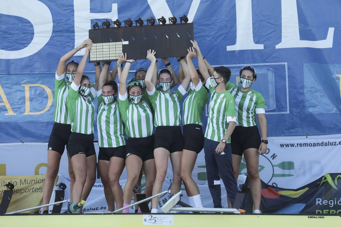 Victoria bética en la regata sevillana