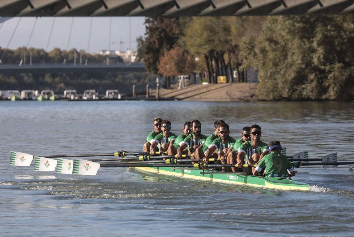 Victoria bética en la regata sevillana