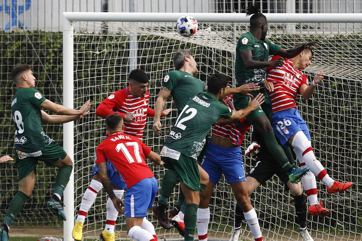 El Recreativo Granada-Córdoba CF, en imágenes