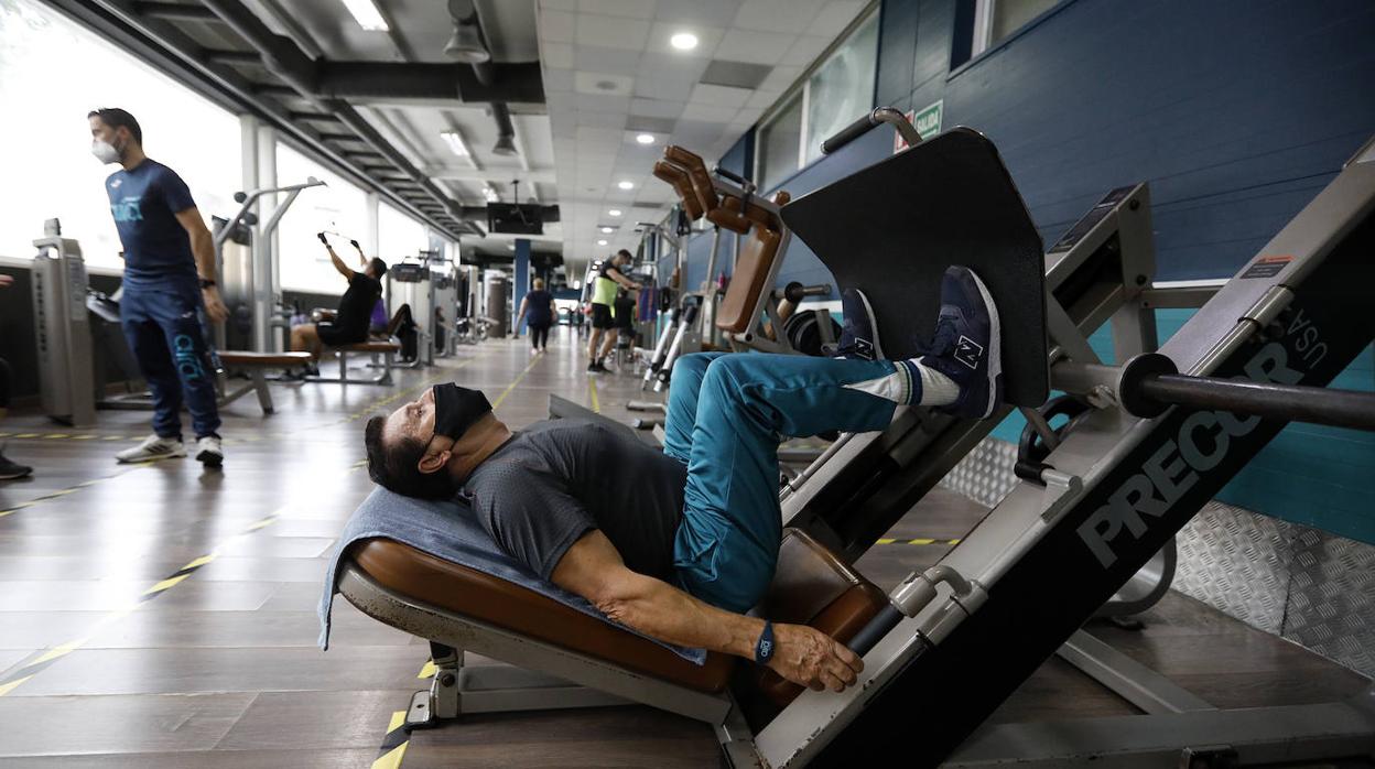 Las nuevas restricciones de la Junta de Andalucía en Córdoba capital, en imágenes