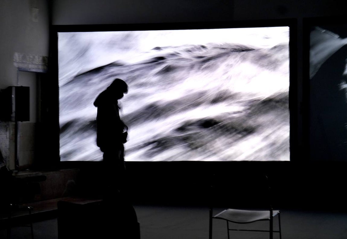 La exposición de John Akomfrah en el CAAC, en imágenes