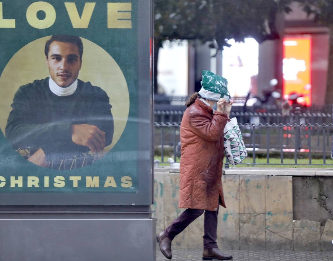 Las lluvias no han cesado durante toda el día en Sevilla