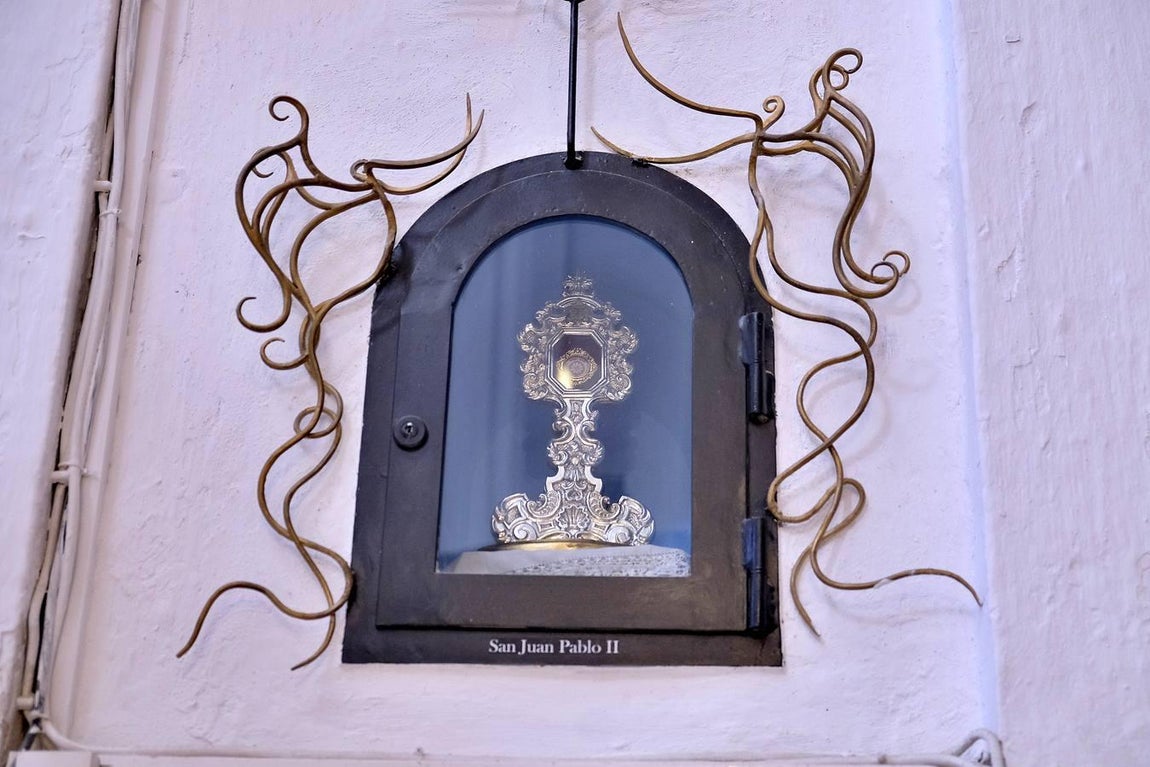 Los tesoros ocultos de la parroquia de Santa Cruz en Sevilla