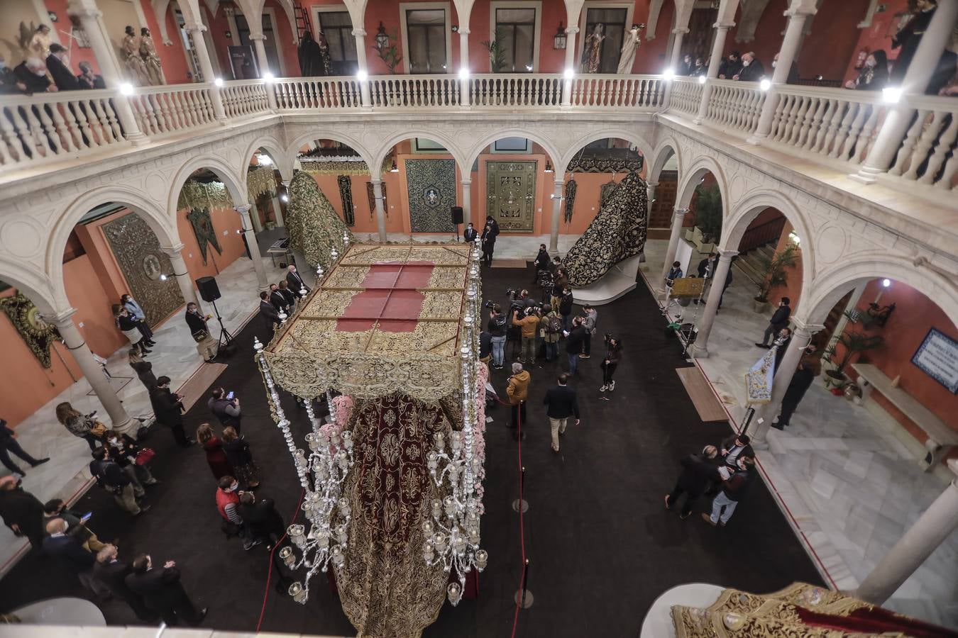 Así es la &#039;In nomine Dei&#039;, la mayor exposición de la historia de la Semana Santa de Sevilla
