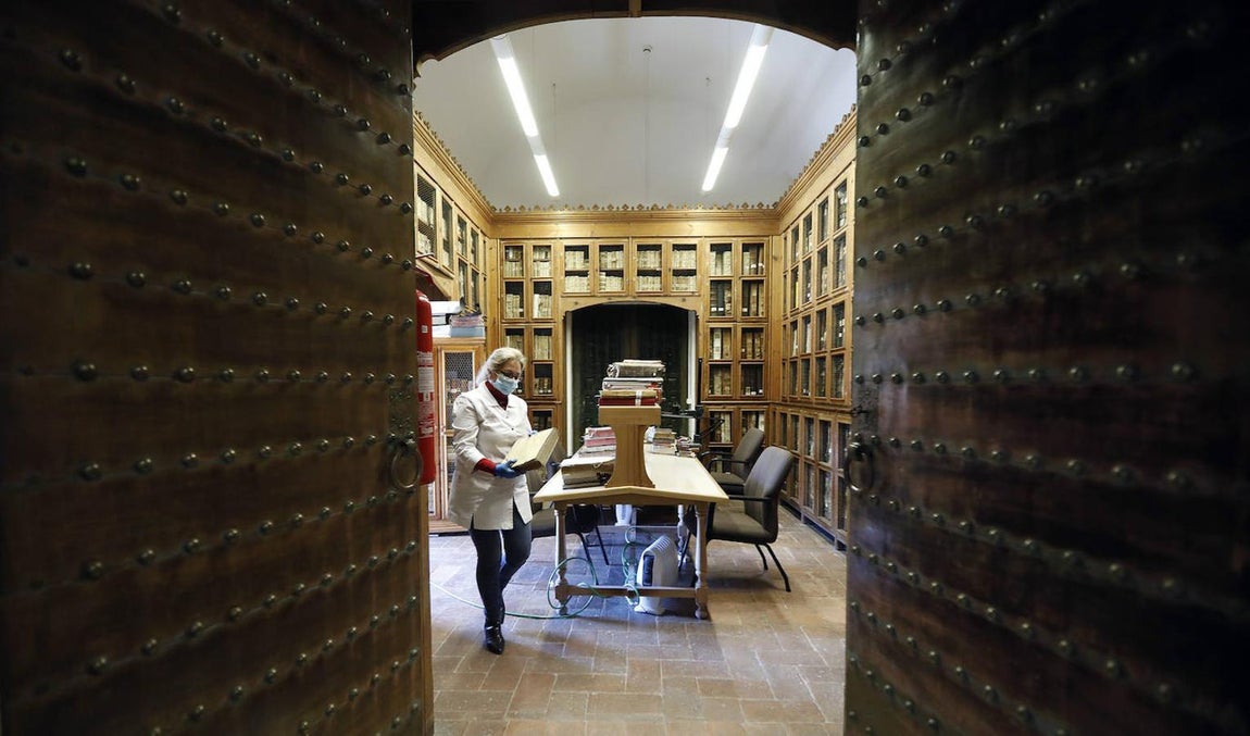 El archivo de la Mezquita-Catedral de Córdoba, en imágenes