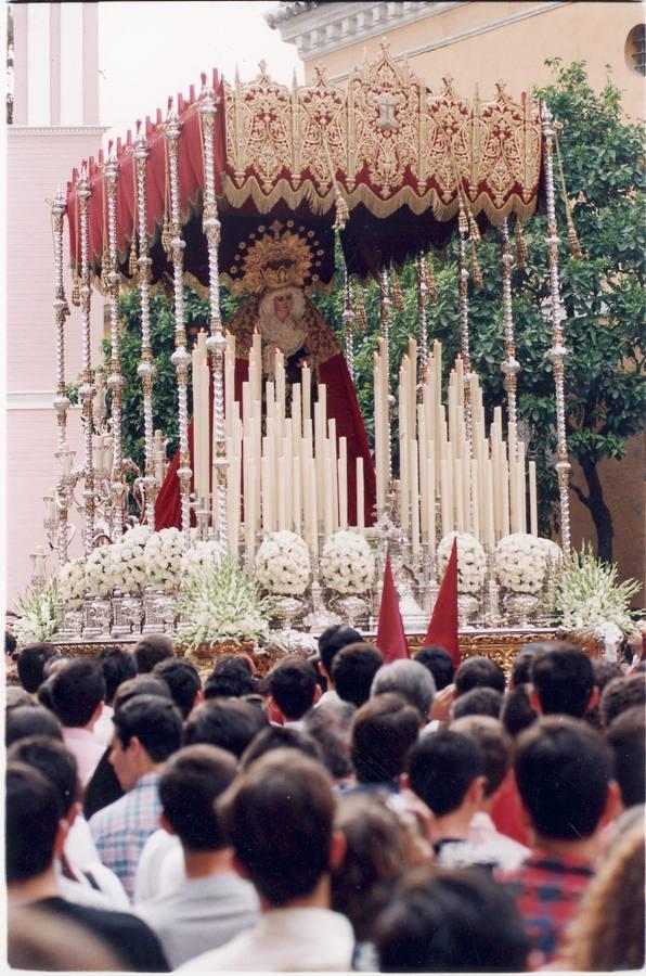 María Santísima dle Buen Fin de la Hermandad de la Lanzada en el año 2000
