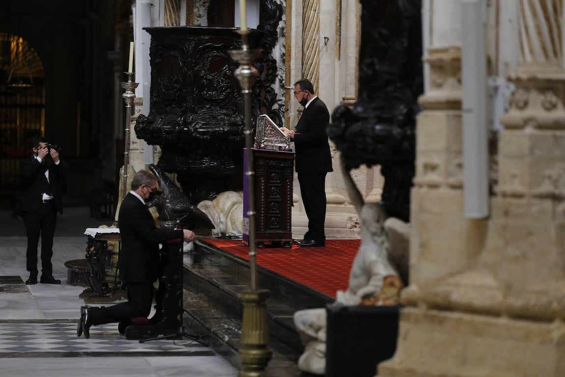 Semana Santa de Córdoba 2021 | Las imágenes del acto conjunto del Lunes Santo en la Catedral