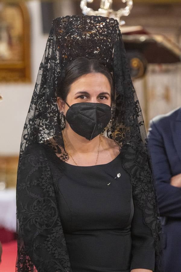 Semana Santa de Sevilla 2021: Las mantillas engalanan el Jueves Santo (I)