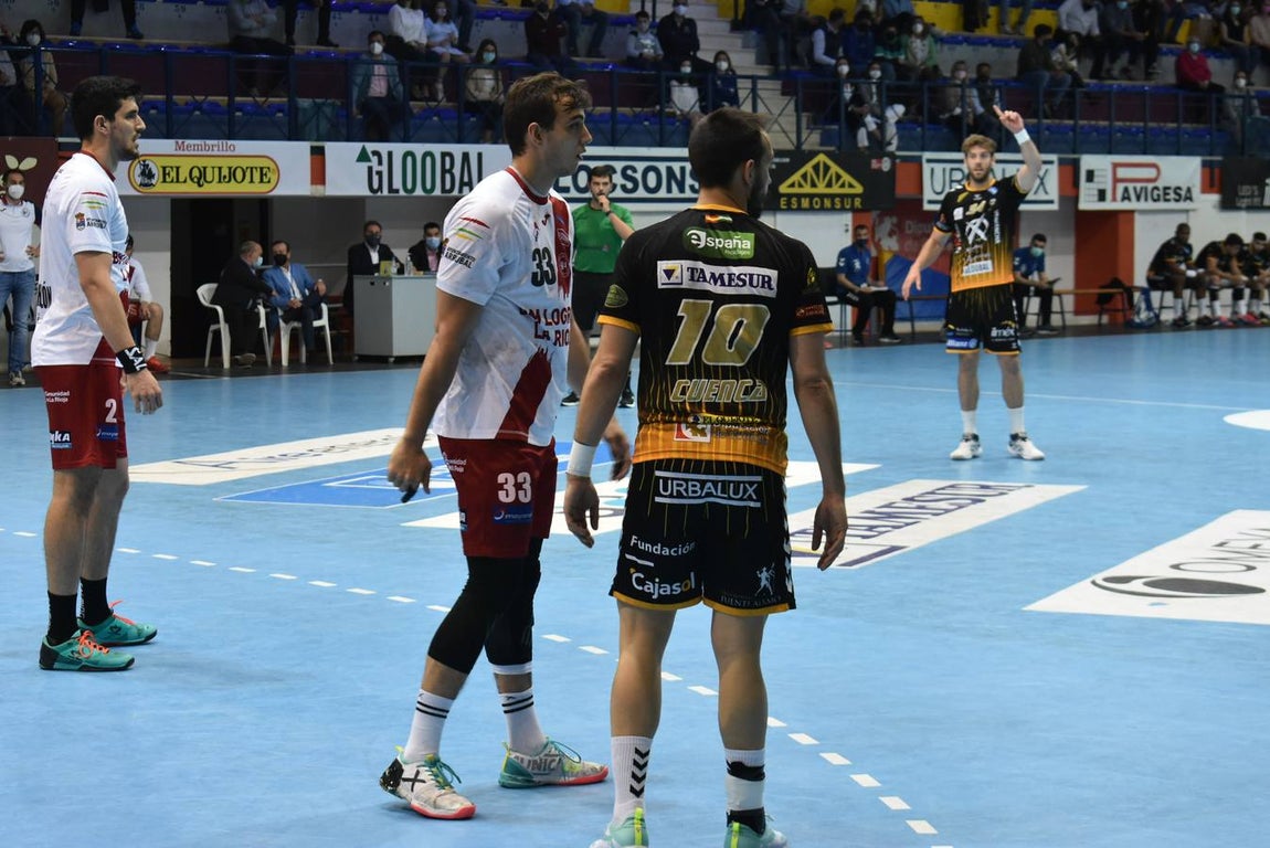 En imágenes, el Ángel Ximénez rompe su buena racha ante el BM Logroño