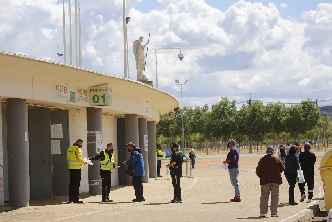 El ambiente en El Arcángel en el Córdoba CF - Linense, en imágenes