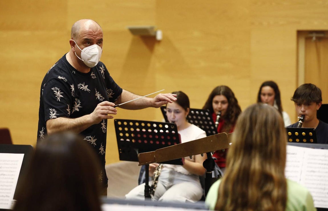 La clase magistral de la Orquesta de Córdoba en el conservatorio, en imágenes