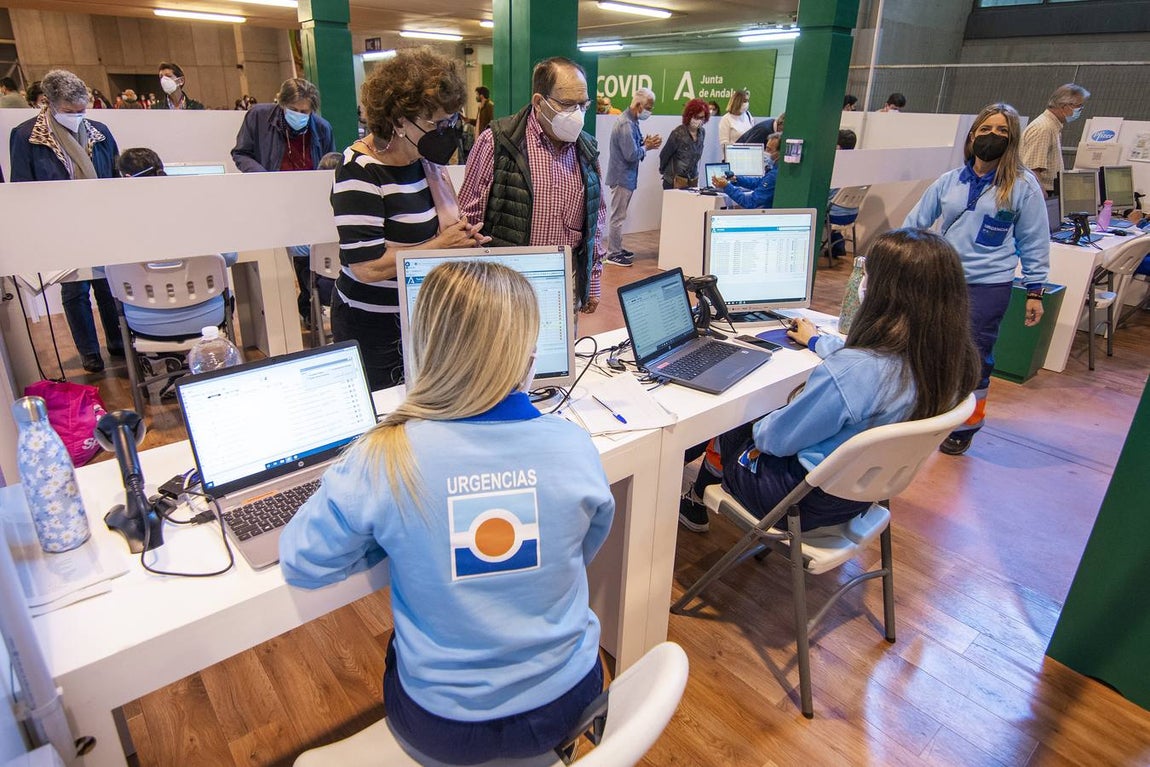 Vacunación masiva en el estadio de la Cartuja