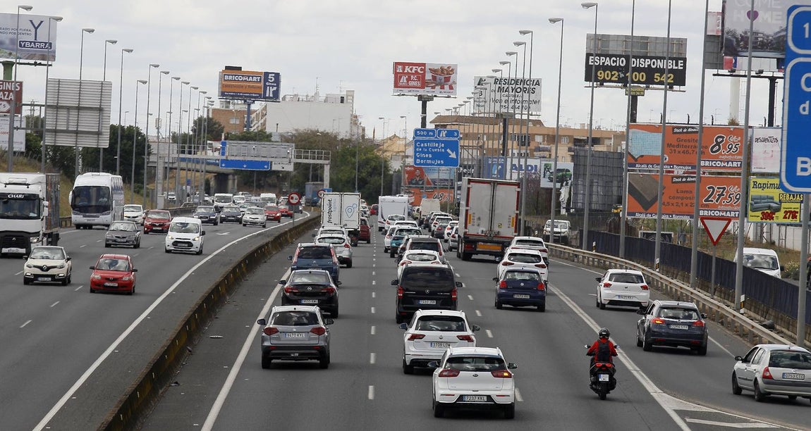 Tráfico intenso en la salida de Sevilla