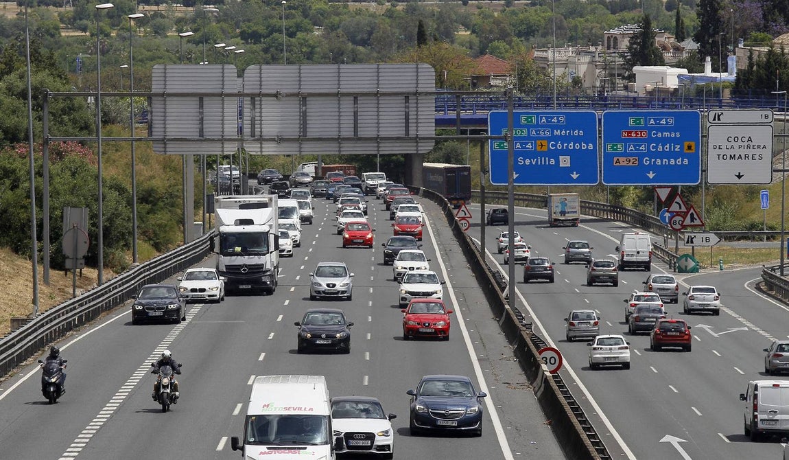 Tráfico intenso en la salida de Sevilla