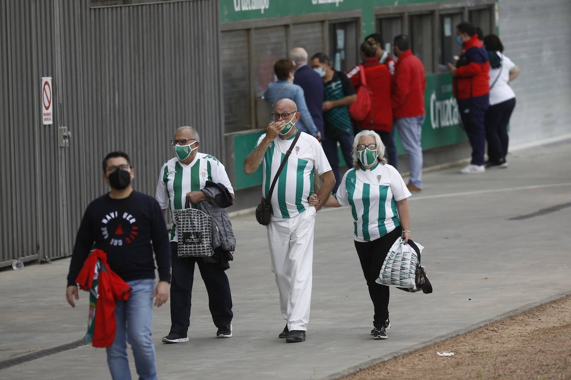 El ambiente en El Arcángel en el Córdoba CF - Cádiz B, en imágenes