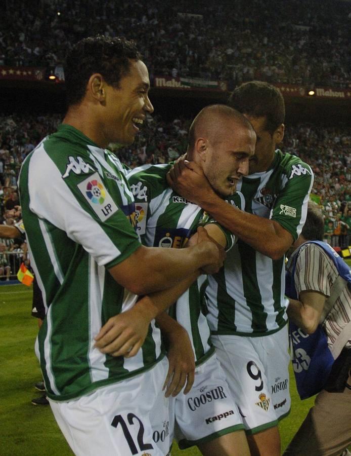 Gol de Dani, con Oliveira y Fernando, que le valió al Betis la Copa del Rey. 2005