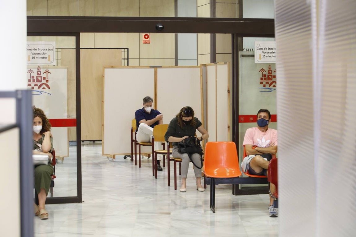 En imágenes, arranca la vacunación Covid en la sede del Ayuntamiento de Córdoba
