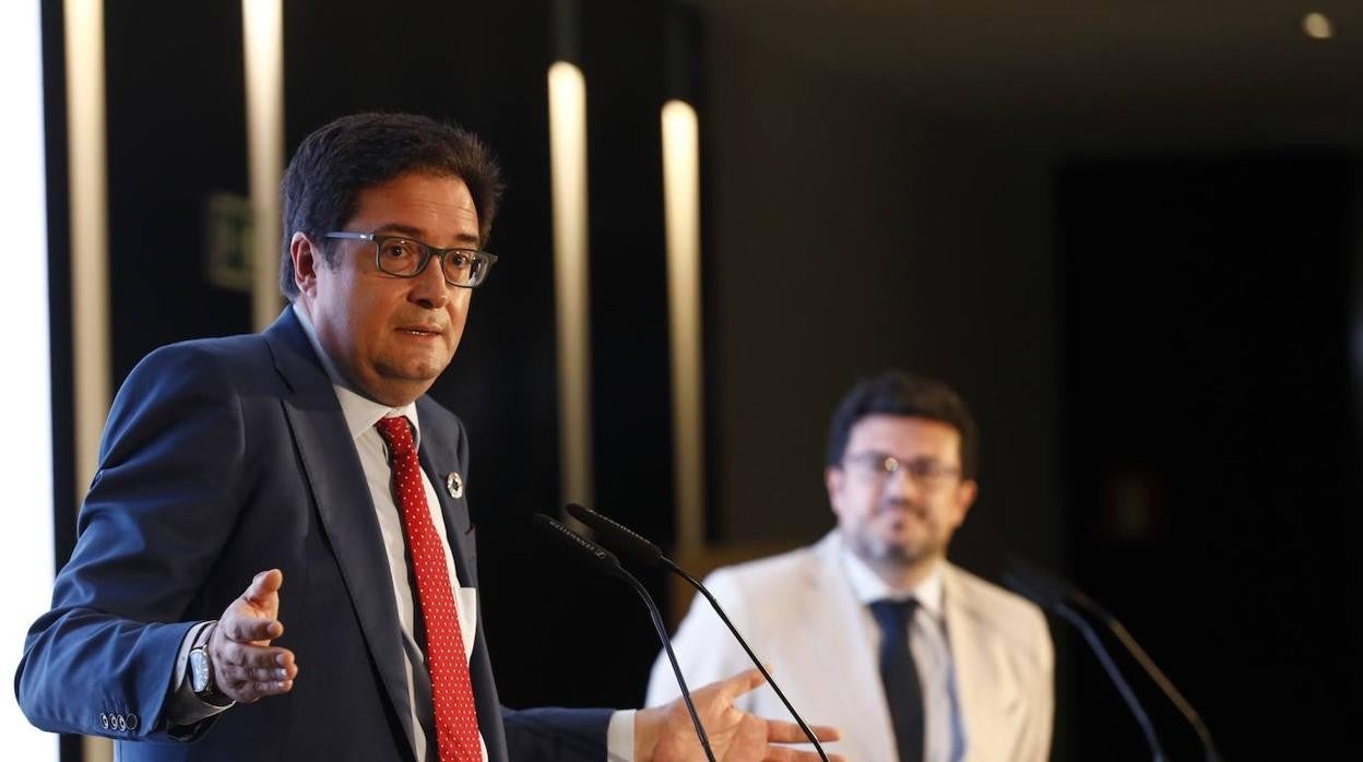 En imágenes, el presidente de Paradores, en la Mirada Económica de ABC Córdoba