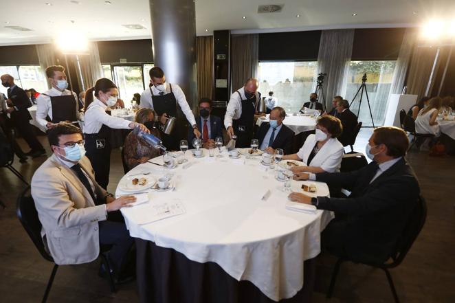 En imágenes, el presidente de Paradores, en la Mirada Económica de ABC Córdoba