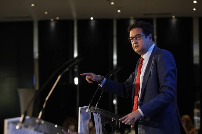 En imágenes, el presidente de Paradores, en la Mirada Económica de ABC Córdoba