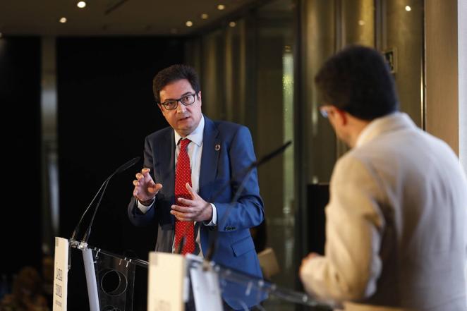 En imágenes, el presidente de Paradores, en la Mirada Económica de ABC Córdoba