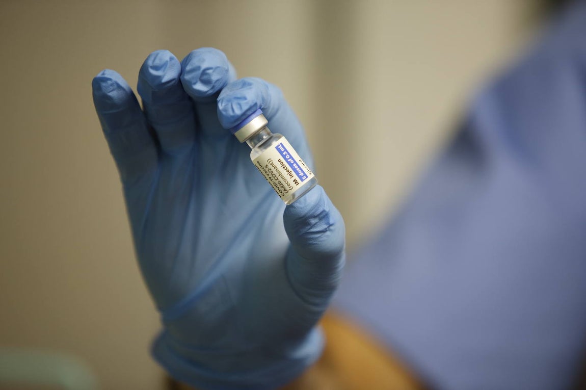 La vacunación de trabajadores de El Corte Inglés de Córdoba, en imágenes