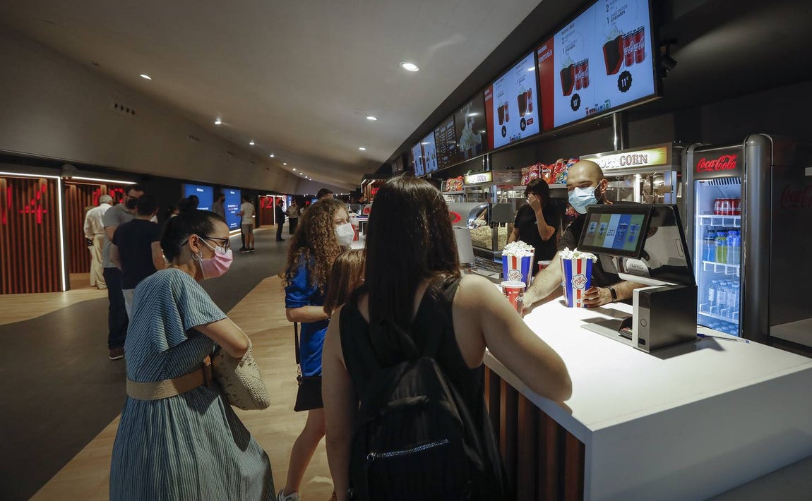 Un renovado Cinesur Nervión Plaza abre sus puertas de nuevo en Sevilla