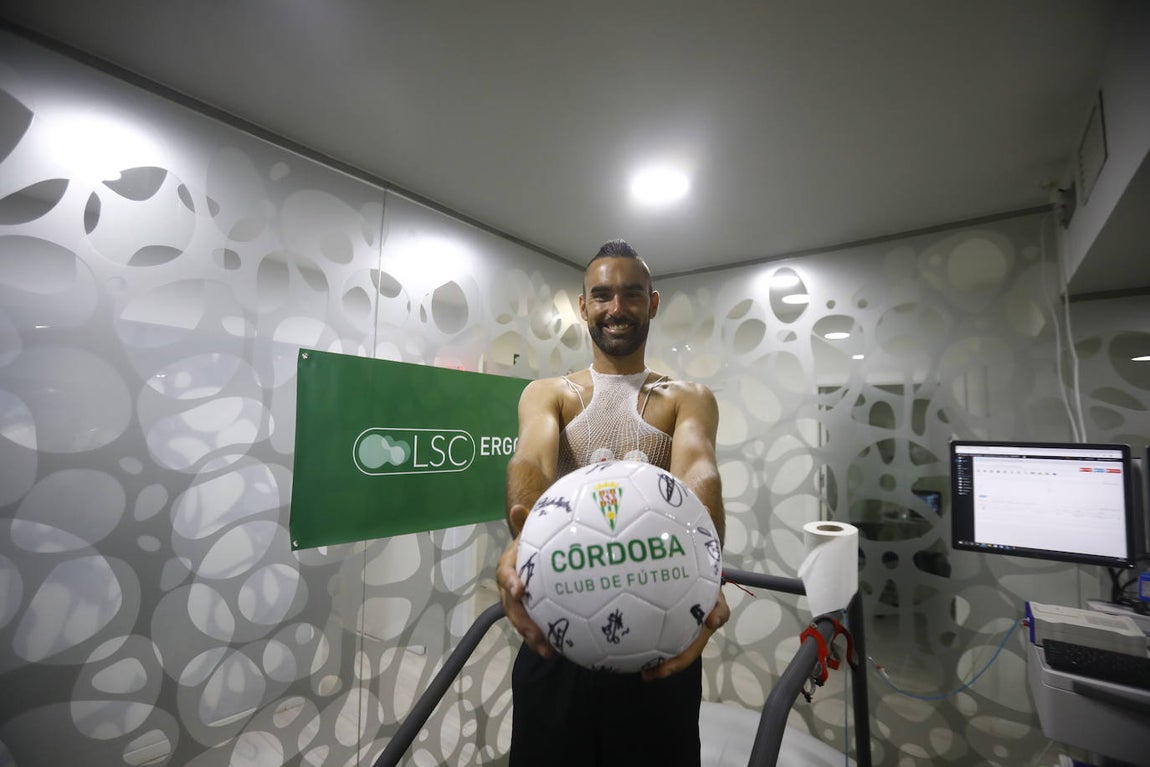 Los reconocimientos médicos de los fichajes del Córdoba CF, en imágenes